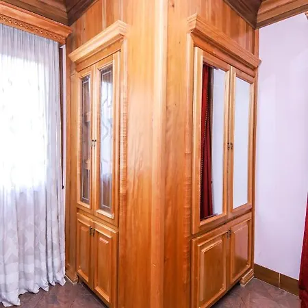 Brilant Antik Hotel 4* Τίρανα