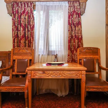 Brilant Antik Hotel Τίρανα