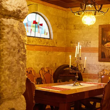 Brilant Antik מלון טיראנה