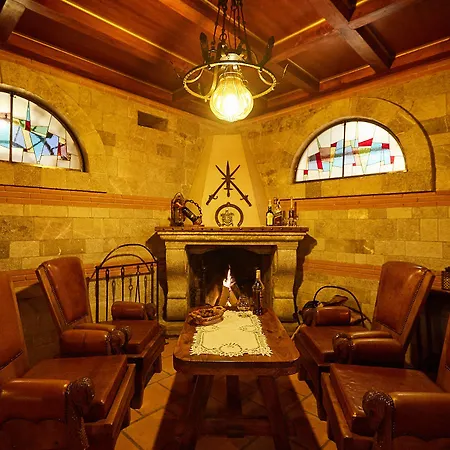 Brilant Antik 4* טיראנה