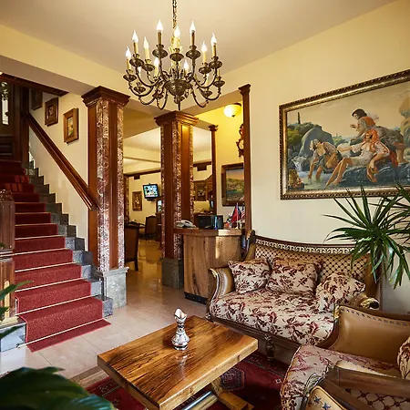 Brilant Antik מלון