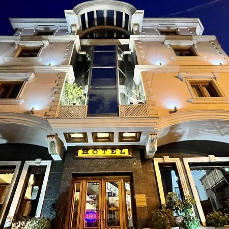 Brilant Antik מלון טיראנה