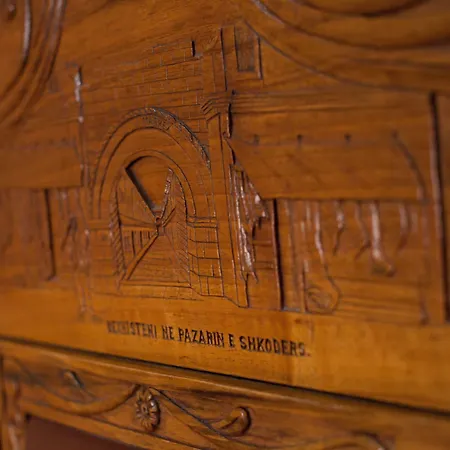 Brilant Antik מלון