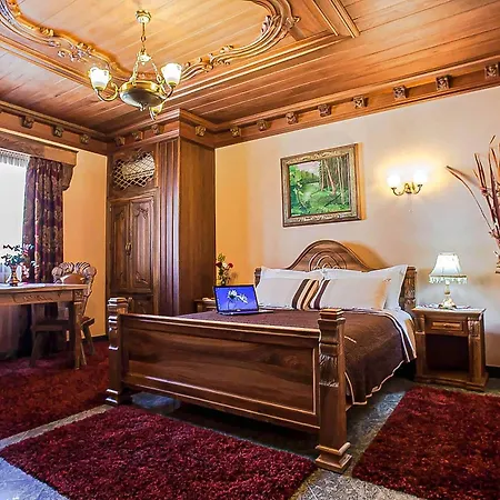Hotel Brilant Antik 4*