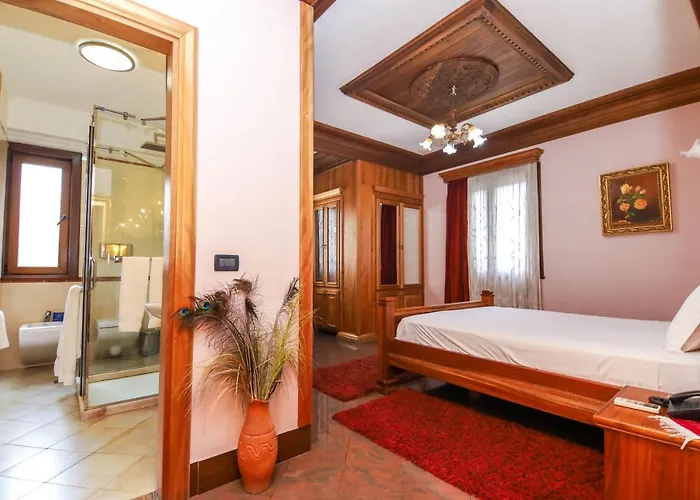 Brilant Antik 地拉那