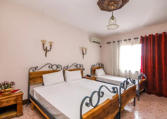 酒店 Brilant Antik