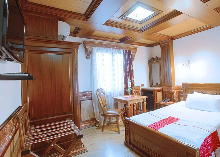 酒店 Brilant Antik 地拉那