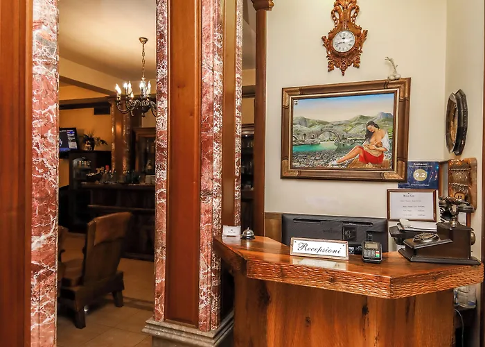 Brilant Antik 地拉那