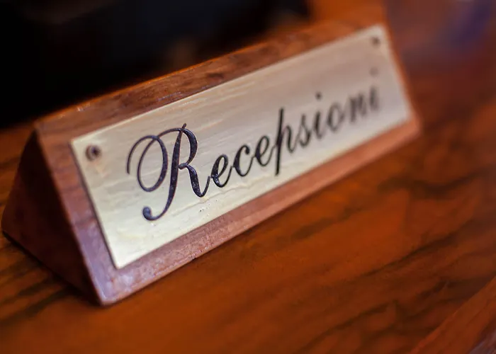 Brilant Antik 酒店 地拉那