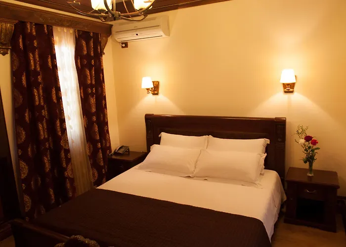 Brilant Antik 地拉那